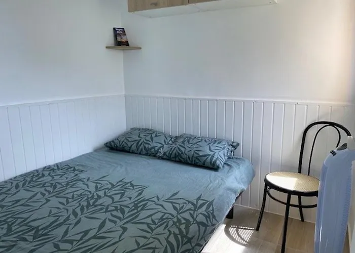 Appartement Rénové 2p à 100m De La Avec Parking Privé - Fr-1-782-30